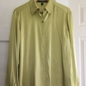 This is a beautiful silk shirt!